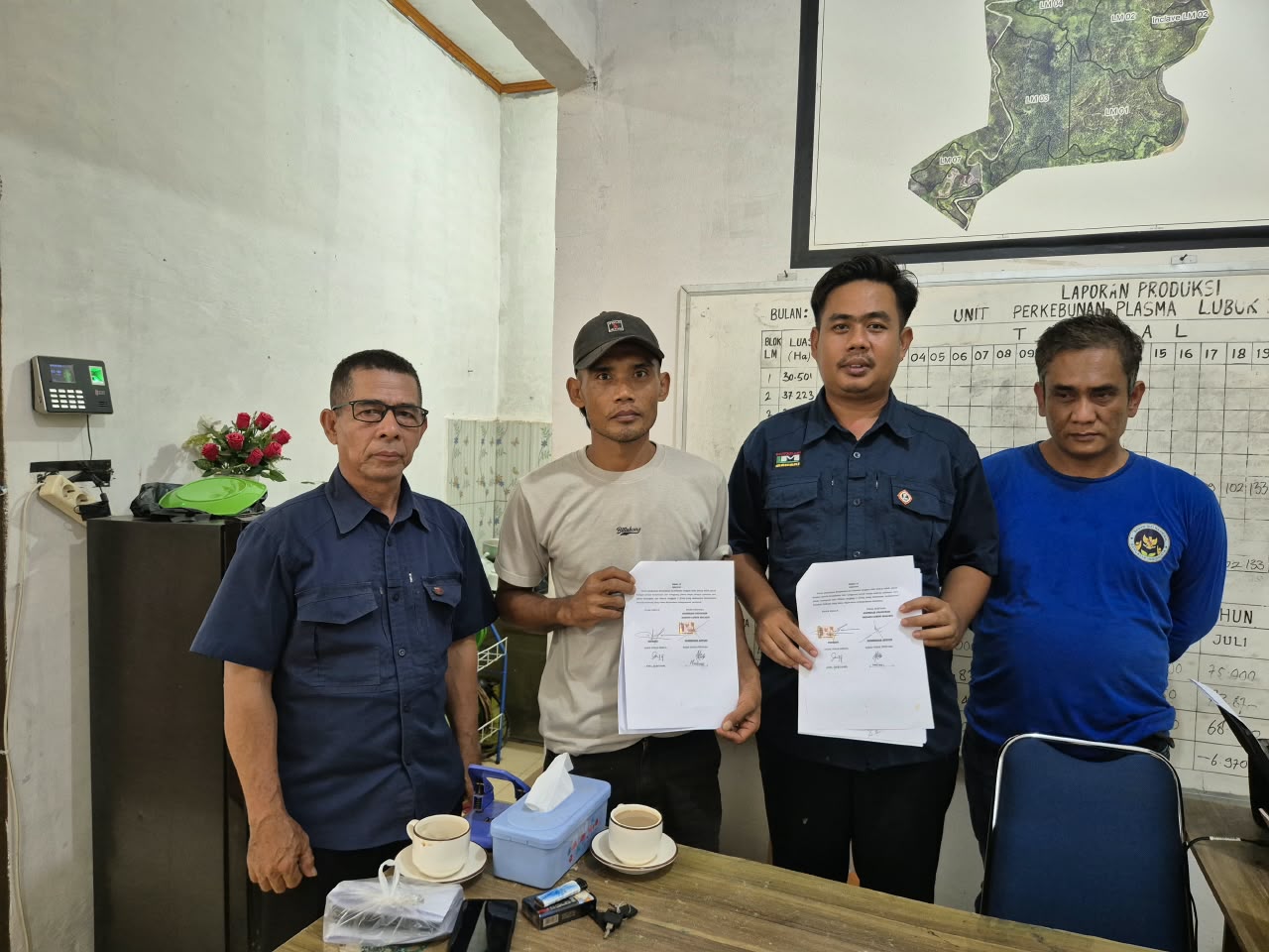 Koperasi Produsen Madani Lubuk Malako Laksanakan Penandatanganan SPK Pemagaran Lokasi PSR