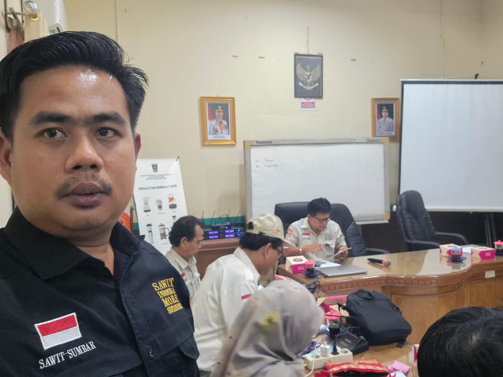 Direktur BUMNag Madani Lubuk Malako Ikuti Kegiatan Penetapan Harga TBS Tahap II di Padang