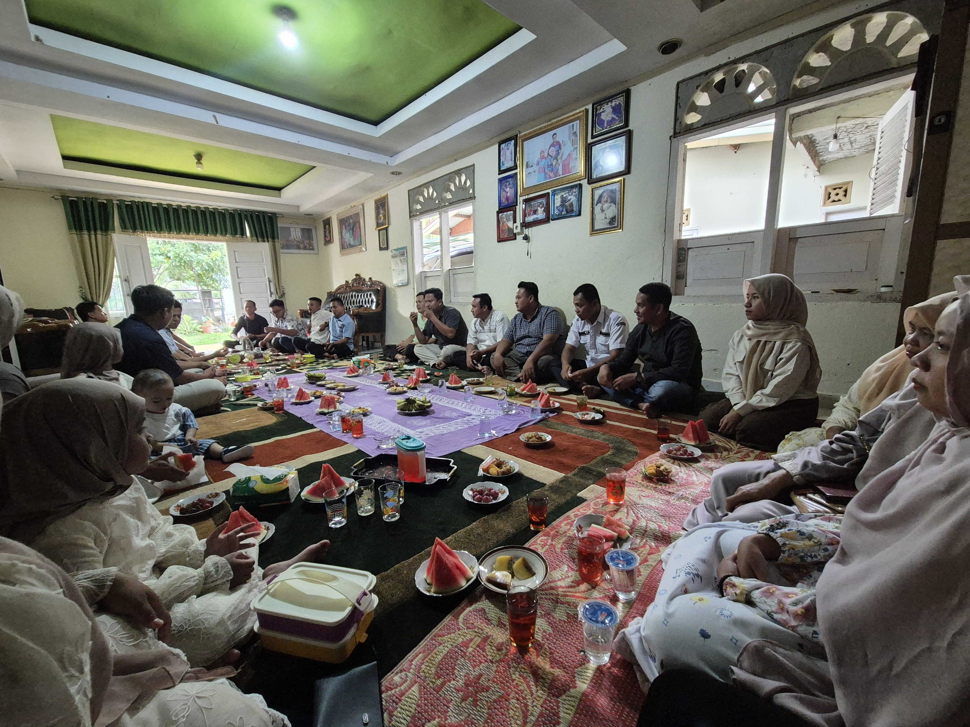 Halalbihalal Silaturahmi Lebaran Ke Kediaman Pj. Wali Nagari Lubuk Malako